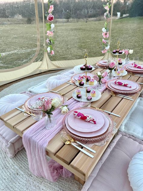 Glam picnic season is here! — Zhuzh It Up Indoor Picnic Decor, Date Picnic Ideas, Picnic Set Up, Gazebo Picnic, Glam Picnic, Picnic Bridal Shower, Graduation Picnic, Bridal Picnic, Cottage Party