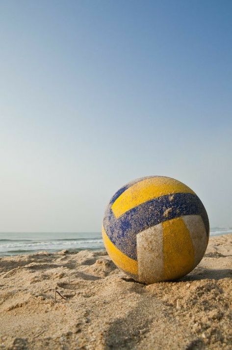 Volleyball Backgrounds, Mode Tennis, Sport Background, Volleyball Photography, Volleyball Wallpaper, Playing Volleyball, Ball Aesthetic, Volleyball Inspiration, Volleyball Quotes