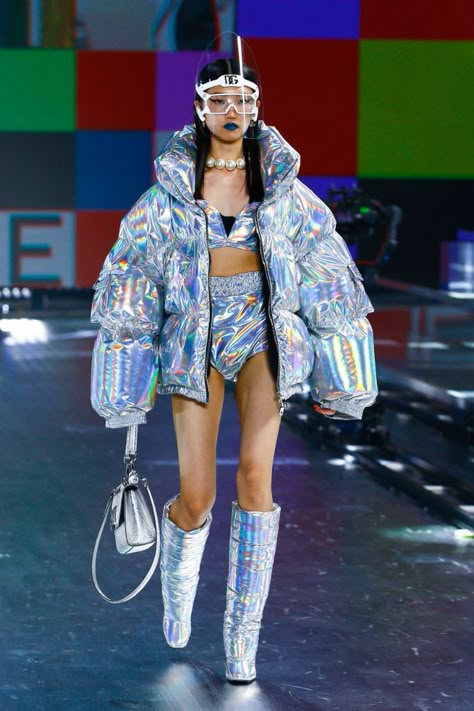 The Craziest Shoes Milan Fashion Week Fall 2021 – Footwear News Futurism Fashion, Space Fashion, Cyberpunk Fashion, Digital Fashion, Mode Casual, Futuristic Fashion, Ex Machina, Fashion Inspiration Design, Dolce E Gabbana