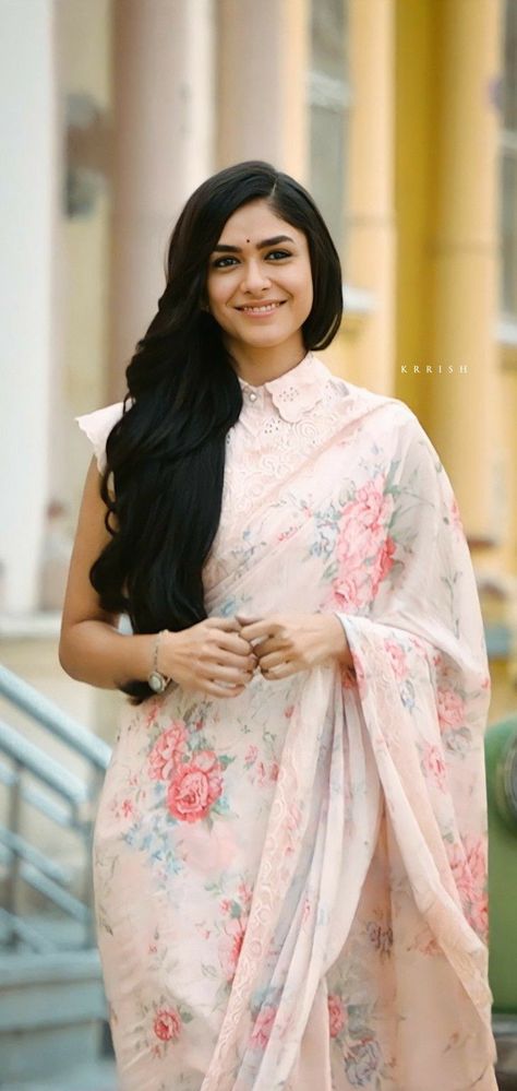 Sita Ramam, Designer Dresses Elegant, Mrunal Thakur, New Saree Blouse Designs, Fashionable Saree Blouse Designs, Celebrity Fashion Looks, Bollywood Outfits, Desi Fashion Casual, Blouse Designs Indian