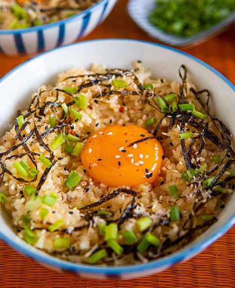 Japanese Raw Egg Rice, Tamago Kake Gohan Recipe, Egg Japanese Recipe, Japanese Egg Dishes, Japanese Egg Rice, Japanese Rice Recipe, Japanese Recipe Ideas, Blasian Family, Egg On Rice