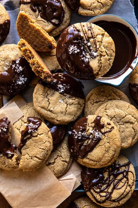 Chocolate Chex, Half Baked Harvest Recipes, Easy Peanut Butter Cookies, Chewy Peanut Butter Cookies, Harvest Recipes, Butter Cookies Recipe, Desserts Vegan, Peanut Butter Cookie Recipe, Half Baked