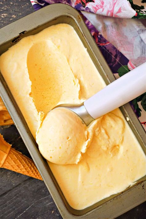 Mango Ice Cream Recipe with condensed milk, cream and mango puree, a delicious homemade ice cream that is made without an ice cream maker, and with only 3 ingredients. Quick, easy, full of flavours, what a treat! Mexican Ice Cream, Homemade Mango Ice Cream, 3 Ingredient Ice Cream, Recipe With Condensed Milk, Mango Ice Cream Recipe, Ice Cream No Churn, Ice Cream Strawberry, Sorbet Ice Cream, Milk Dessert