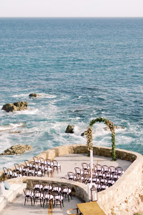 Cliffside Wedding // Ocean View Wedding // Wedding Photography // Destination Wedding // Summer Wedding // Vivid Occasions #cabowedding Wedding Venue Ocean View, Wedding Venues Cliff, Water View Wedding, Coastal Destination Wedding, Wedding Venues Water, Wedding Cliff Ocean, Elegant Ocean Wedding, Wedding With View, Beach Cliff Wedding Ceremony