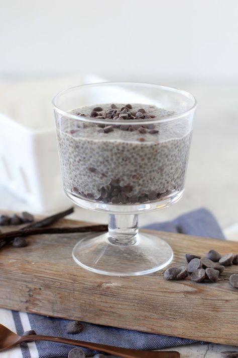 This Chocolate Chip Chia Pudding from the Whole Smiths is the perfect treat for everyone. It's paleo friendly, gluten-free, vegan and vegetarian. Chia Seed Coconut Milk, Best Paleo Recipes, Kid Recipes, Paleo Recipes Dessert, Primal Recipes, Paleo Chocolate, Chia Seed Pudding, Grain Free Recipes, Primal Paleo