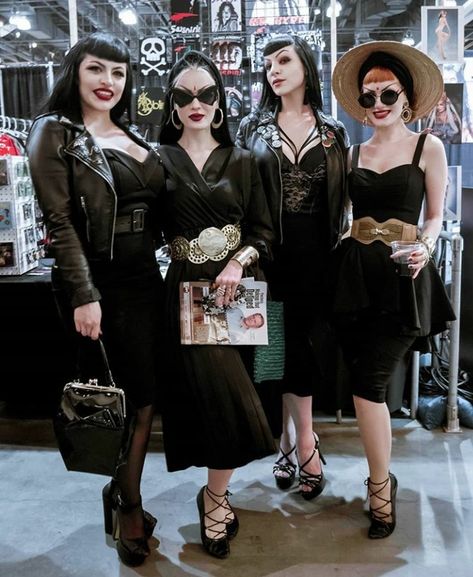 Vintage Goth Style, 1960s Goth Fashion, Gothic Outfits For Women Casual, Greaser Women, Gothabilly Aesthetic, 1950s Goth, 50s Goth, Pin Up Goth, Mod Goth