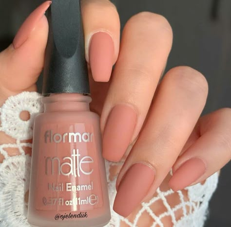 Flormar Nail Polish, Colors For Pale Skin, Nail Colors For Pale Skin, Nail Paint Shades, Quick Nail Art, Pretty Nail Colors, Beauty Hacks Nails, Colors Matching, Simple Gel Nails