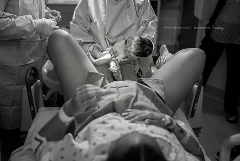 Larry Fanfiction, Delivery Room Photos, Labor Photography, Childbirth Photos, Child Birth Photography, Future Midwife, Birth Photography Hospital, Labor Photos, Medical Biology