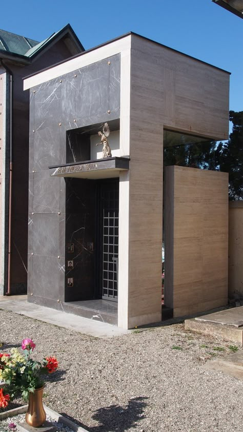 Mosuleum Design, Small Mausoleum Modern Design, Mausoleum Modern Design, Mausoleum Design, Tombstone Designs, Modern Church, Italy Pictures, Boundary Walls, Modern House Facades