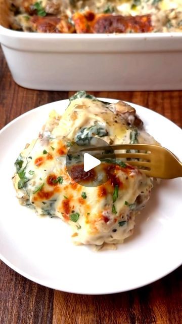 Sara Stewart, MS, CNS | just in time for tonight’s dinner 🤩

white lasagna with garlicky greens & mushrooms! ✨🍃

this one is always a HUGE hit with my fam and... | Instagram White Lasagna With Garlicky Greens, Sara Haven, Sara Stewart, Shredded Cooked Chicken, Oven Ready Lasagna, White Lasagna, 20g Protein, Veggie Broth, Lasagna Noodles