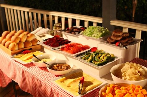 Hamburger Bar Ideas Birthday Parties, Build A Burger Bar, Build A Burger Party Ideas, Build Your Own Burger Bar Ideas, Burger Station Ideas, Burger Bar Wedding, Burger Bar Design, Burger Bar Ideas, Hamburger Bar