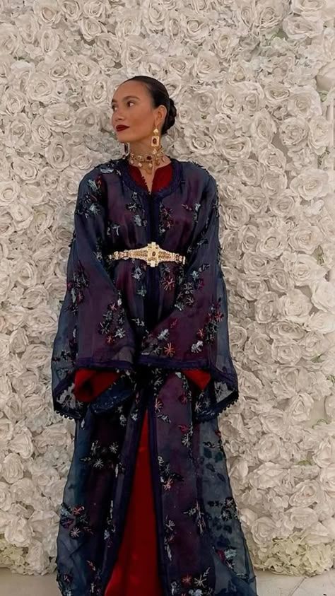 Morroco Outfits, Algerian Kaftan, Arab Clothing, Moroccan Outfit, Moroccan Clothes, Moroccan Takchita, Algerian Dress, Moroccan Dresses, Morrocan Fashion