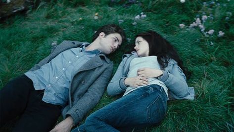 Twilight Music, Bella Y Edward, Twilight Bella And Edward, Twilight Quotes, Twilight 2008, Twilight Cast, Twilight Edward, Twilight Book, Twilight Film