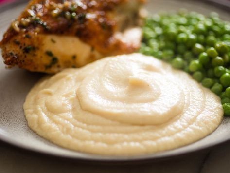 Foie Gras Recipe, Cauliflower Purée, Italian Pasta Sauces, Vegetable Puree Soup, How To Make Cauliflower, Creamy Cauliflower Soup, Cauliflower Puree, Vegetables Side Dishes, Healthy Vegetable Recipes