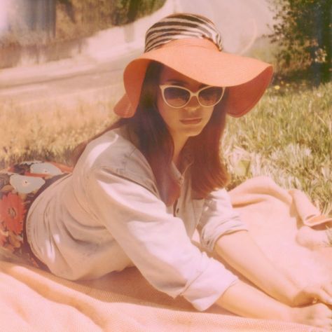 Lana Honeymoon, Honeymoon Ldr, Honeymoon Lana Del Rey, Honeymoon Lana, Lana Del Rey Paradise, Lana Del Rey Summer, Honeymoon Aesthetic, Lana Summer, Honeymoon Album