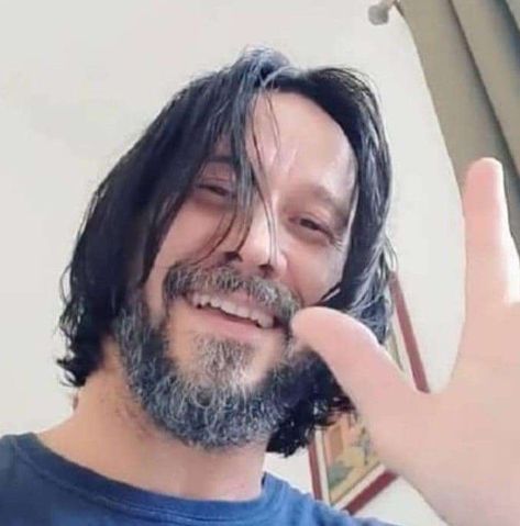 Keanu Reeves Selfie, Keanu Reeves Body, Keano Reeves, Keanu Reeves Pictures, Keanu Reeves Life, Selfie Picture, Fake Ft Call, Keanu Reeves John Wick, Video Call With Boyfriend Screen Photo