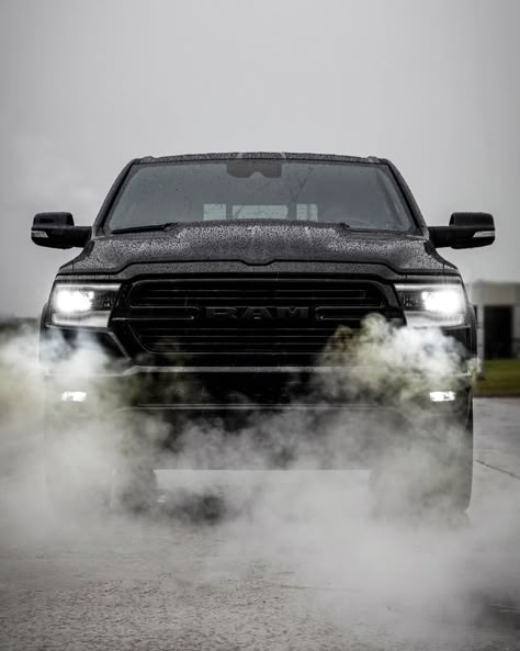 Black Ford Raptor, Car Couples, Dodge Ram 1500 Hemi, Ram Car, Heart Like A Truck, Ram Trucks 1500, Ram Cars, Country Trucks, Ram Cummins