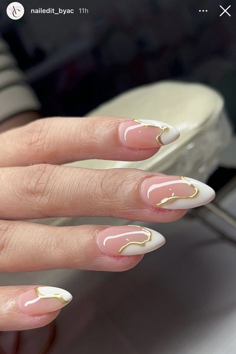 Summer Gold Nails, Nails Inspo Almond Shape, Vacation Nail Inspo 2024, Nails With Gold Accent, Chrome Summer Nails, Summer Chrome Nails, Chrome Manicure, Blue Chrome Nails, White Chrome Nails