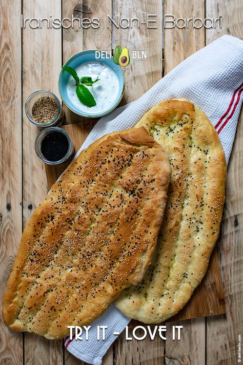 #Rezept für: Afghanisches Fladenbrot - Nan-E-Barbari vegane Version - Afghanisches Fladenbrot - Nan-E-Barbari, ist ein erstaunliches klassisches persisches Fladenbrotrezept. So können Sie ganz einfach Nan e Barbari zu Hause machen. - von https://deli-berlin.com #Gesunderezepte #mediterran #lowcarb #fitness #gesundkochen #gesundleben #deli_bln Nan E Barbari, Naan Wraps, Naan, Tortillas, Bread, Ethnic Recipes