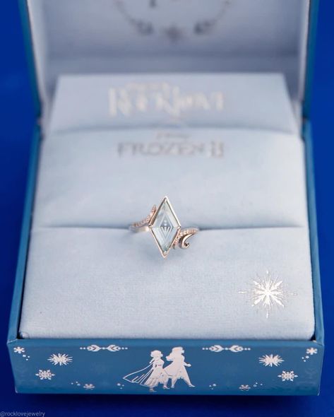 Disney Inspired Rings, Disney Princess Jewelry, Frozen Jewelry, Stylish Jewelry Accessories, Cute Promise Rings, Fancy Accessories, Princess Jewelry, Future Engagement Rings, Jewellery Sketches