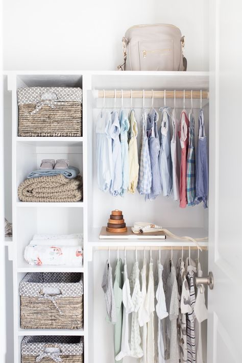 Diy Nursery Closet, Nursery Design Girl, Baby Room Closet, Baby Nursery Closet, Nursery Closet Organization, Baby Closet Organization, Organized Closet, Baby Room Organization, Nursery Closet