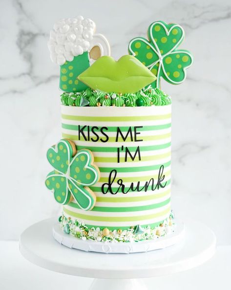 Irish Cake, Irish Cream Cake, St Patricks Day Cakes, Patty Cake, Green Cake, Cupcakes Ideas, S Cookies, Summer Cakes, Sprinkle Cake