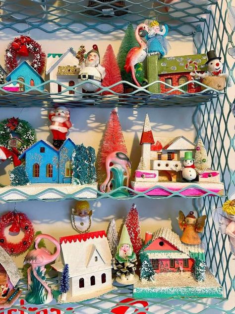 Maximalist Christmas, Putz House, Putz Houses, Doll Display, Ideas For Christmas, Christmas Vintage, Junk Drawer, Barbie Doll, Christmas Winter