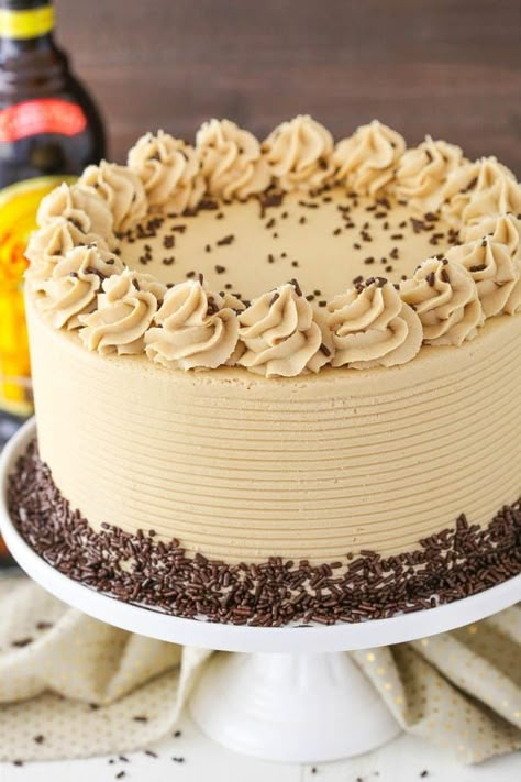 Soft Chocolate Cake, Torturi Baby Shower, Coffee Frosting, Kahlua Coffee, Chocolate Layer Cake Recipe, Kahlua Cake, Cake With Frosting, Layer Cake Recipes, Smooth Cake