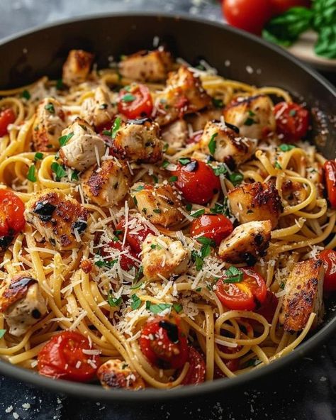 Alyssa Alonso Bruschetta Chicken Pasta, Tuscan Chicken Pasta, Bruschetta Toppings, Pasta With Chicken, Chicken With Italian Seasoning, Bruschetta Chicken, Tuscan Chicken, Pasta Ingredients, Pasta Dinner Recipes