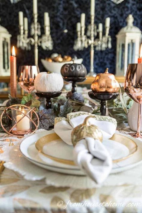 Beautiful Gold and Copper Fall Table Setting | Fall Decor Ideas Table Setting Fall, Table Setting Thanksgiving, Autumn Table Setting, Appetizers Thanksgiving, Fall Table Setting, Copper Fall, Crafts Thanksgiving, Thanksgiving Entertaining, Potluck Dinner