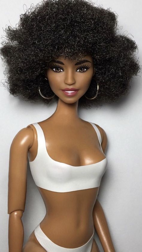 Barbie Elements, Afro Barbie, Original Barbie Doll, Afro Ponytail, Black Hairstyle, Real Barbie, Face Mold, Barbie Dress Fashion, Afro Puff