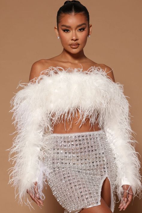 Feather Skirt Outfit, Feather Top Outfit, Feather Crop Top, Fashion Collection Inspiration, Dinner Gowns, Feather Fashion, Feather Skirt, Mini Skirt Set, Blue Crop Top