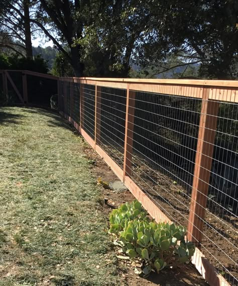 Fence Contractor Marin County | Marin Fence Repair Service 94901 Uneven Fence Ideas, Hogwire Fence Ideas, 6ft Fence Ideas, Diy Hog Wire Fence, Fence Around Patio, Fence Around House, Chicken Fence Ideas, Farm Fence Diy, Hogwire Fence