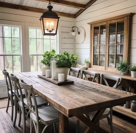 Rustic Home Dining Room, Barndo Interior, 2025 Kitchen, Rustic Farmhouse Dining Room, Farmhouse Dining Rooms, Cottage Dining Rooms, Casa Clean, Farmhouse Dining Room Table, Kitchen Table Wood