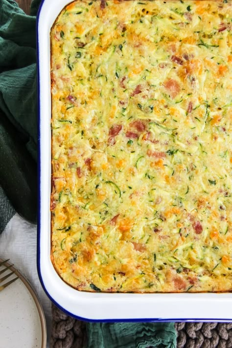 This Cheesy Ham Zucchini Bake is perfect for all occasions: breakfast, brunch, lunch, a snack, side dish or even a light dinner! Ready in under 1 hour.