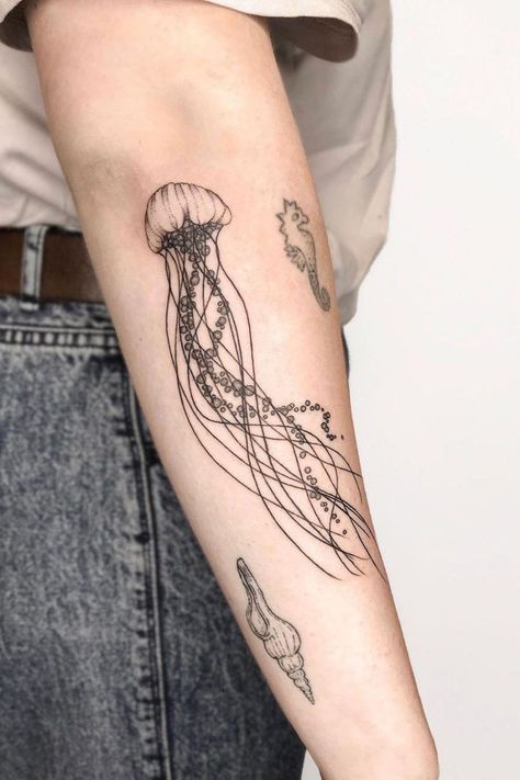 Medusa Animal, Ocean Tattoos Ideas, Rib Tattoo Placements, Tattoo Jellyfish, Floating In The Ocean, Think Tattoo, Earthy Tattoos, 16 Tattoo, Animal Sleeve Tattoo