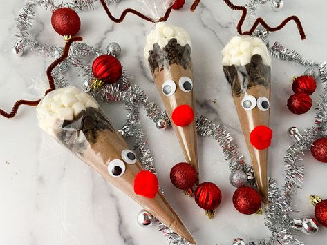 Reindeer Hot Chocolate Cones - Made In A Pinch Reindeer Hot Chocolate Cones, Hot Chocolate Cones, Reindeer Hot Chocolate, Diy Christmas Treats, Christmas Party Treats, Chocolate Cone, Hot Cocoa Gift, Diy Hot Cocoa, Hot Chocolate Gift