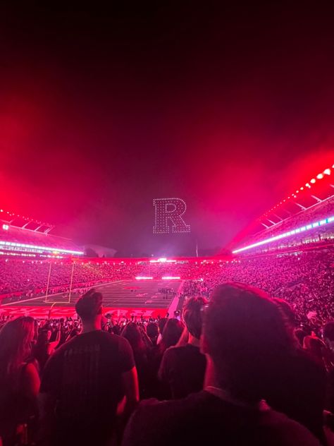 #rutgers #college #collegefootball Rutgers New Brunswick, Rutgers University Aesthetic, Rutgers Aesthetic, Rutgers Dorm, Exchange Year Usa, Rutgers University New Brunswick, College Pic, College Party Aesthetic, Rutgers Football