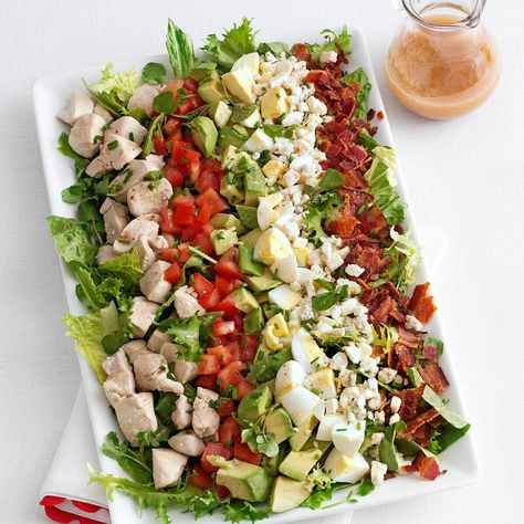 Cheesecake Factory Pasta, Cheesecake Factory Copycat, Classic Cobb Salad, Cobb Salad Recipe, Cheesecake Factory Recipes, Drake Hotel, The Cheesecake Factory, Classic Salad, Romaine Salad