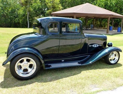 Stenciled Furniture Diy, Chopped Cars, Street Rods Trucks, Street Rods For Sale, 1940 Ford Coupe, Chevy Trucks For Sale, Antique Cars For Sale, Vintage Cars For Sale, Rat Rod Truck