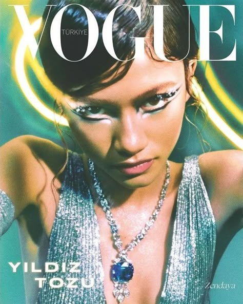 Zendaya is the Cover Star of VOGUE Turkey August 2022 Issue Zendaya Vogue, Vogue Wall, Magazine Cover Ideas, Magazine Design Cover, Media Magazine, Vogue Magazine Covers, Magazine Vogue, Fashion Magazine Cover, Fashion Cover