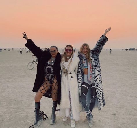 Burning Man Outfits Women, Burning Man Wedding, Burning Girl, Africa Burn, Burner Girls, Burning Man 2017, Afrika Burn, The Burning Man, Sequin Coats