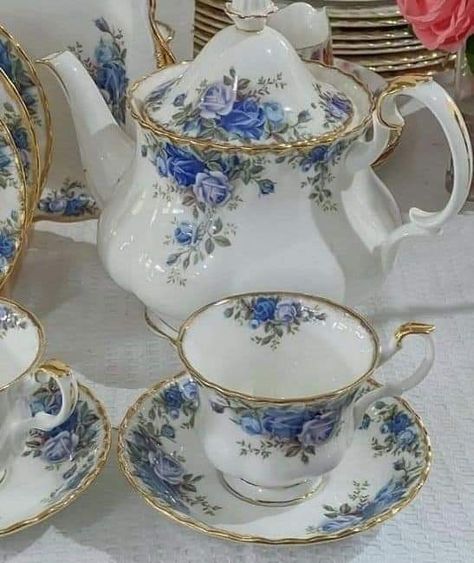 Rococo Tea Set, Yea Sets, Victorian Tea Cup, Victorian China, Fancy Tea Cups, Fine China Tea Set, Vintage Tea Time, Crockery Design, Antique Tea Sets