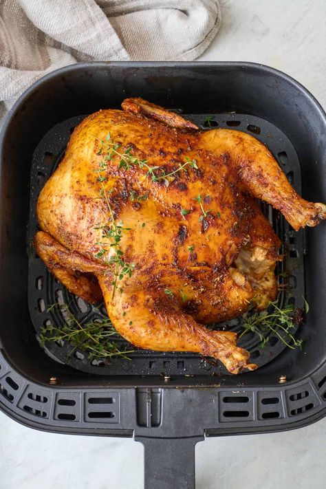 Frozen Whole Chicken, Chicken In Air Fryer, Chicken In The Air Fryer, Air Fryer Recipes Healthy Low Carb, Chicken Air Fryer, Cooking Whole Chicken, Perfect Roast Chicken, Whole Chicken Recipes, Easy Chicken Breast