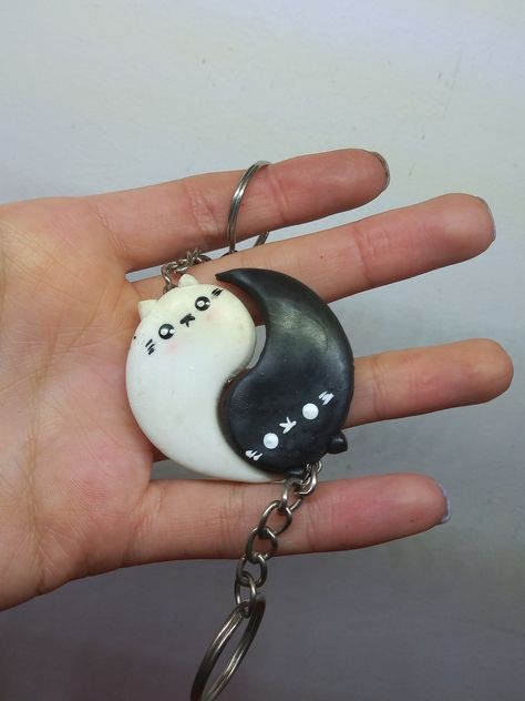 Clay Gift Ideas For Boyfriend, Matching Clay Keychains, Matching Clay Ideas, Clay Keychain, Matching Keychains, Clay Diy Projects, How To Make Clay, Clay Crafts Air Dry, Cat Keychain