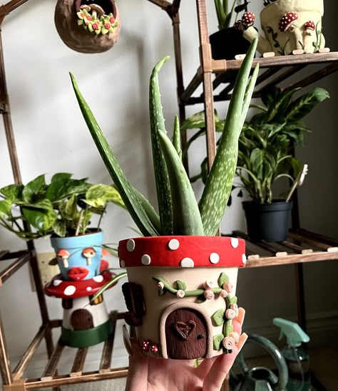 Can you tell I like fairy houses?? #fairycore #plants #clayart #handmade Clay Art Plant Pot, Air Dry Clay Plant Pot Ideas, Clay Pots Decoration Ideas, Air Dry Clay Flower Pot Ideas, Air Clay Pots, Clay Fairy Garden Diy, Clay Plant Pot Ideas, Diy Mini Plants, Garden Clay Art