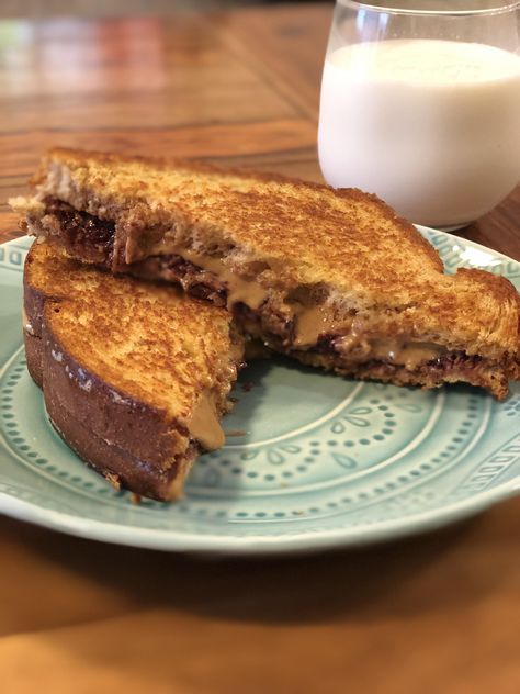 [homemade] Grilled PB&J Food Recipes Pb&j Aesthetic, Pbj Sandwich, Peanut Butter Jelly Recipes, Sandwich Drawing, Homemade Grill, The Best Dinner Recipes, Pb And J, Biscuit Sandwich, Best Dinner