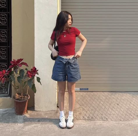 Jorts Outfit, Celana Fashion, Outfit Denim, 사진 촬영 포즈, Foto Poses, Swaggy Outfits, 가을 패션, Summer 24, Summer Fits