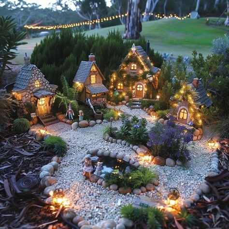 Fairy Garden Front Yard, Fairy Garden Outside, Fairy Garden Ideas Diy Outdoor, Fairy Garden Home, Fairy Garden Water Feature, Fall Fairy Garden Ideas, Fairy Garden Landscaping, Fairy Gardens Outdoor, Miniature Village Diy