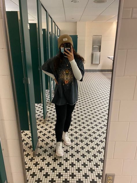 Baggy Tshirt With Leggings, Baggy T Shirt And Leggings Outfit, Oversized T Shirt Outfit Winter, Sweat Shirt And Leggings Outfit, Black Leggings Oversized Shirt, Long Sleeve Under Oversized Shirt, Oversized Tshirt With Turtleneck Outfit, Turtle Neck Under T Shirt Outfit, Leggings And Big Tshirt Outfits